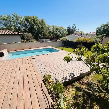 - Piscine Et Tranquillite * Prades-le-Lez
